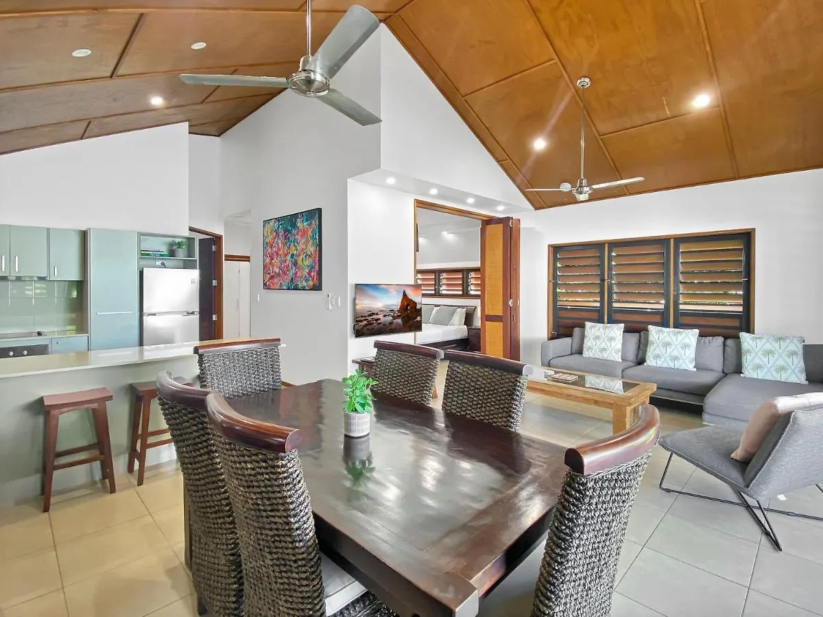 Pure Magnetic Villa 9 Nelly Bay